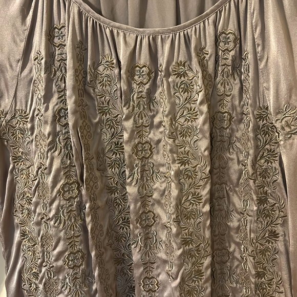 Sundance 100% Silk Embroidered Top - Picture 2 of 10